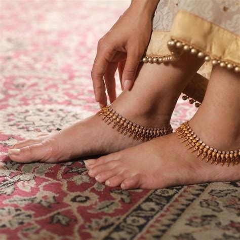 8 Gorgeous Gold Anklet Designs For The South Indian Bride Anklet