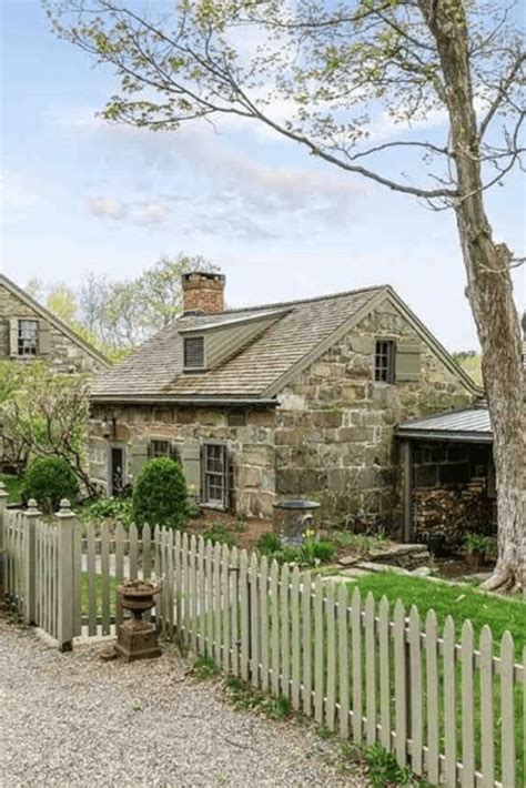 Pin By Lane Sommer On Cabins Stone Exterior Houses Stone Cottages