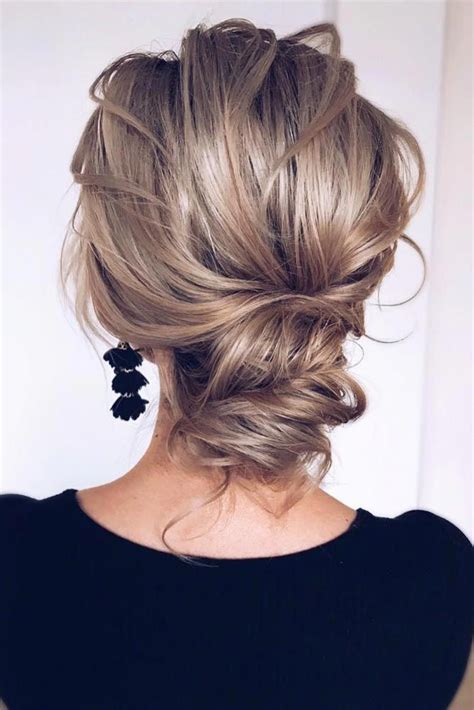 Whether you're in the market for a messy bun for running errands, a stylish french twist for holiday parties, or a boho, braided look for day or night, these updo ideas are fast. Beautiful Messy Updos #updo #mediumhair #hairstyles ️ Check out these popular updo h… | Updos ...