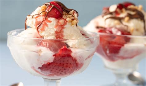 Roasted Strawberry Ice Cream Sundaes Easyfood