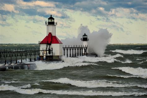 11 Coolest Lighthouses In Michigan Linda On The Run