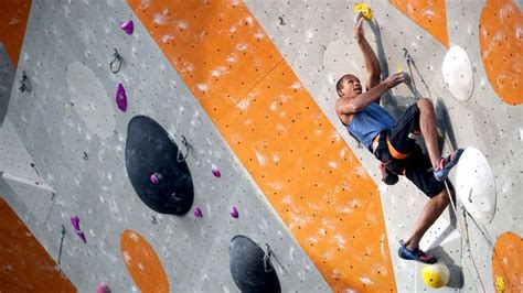 All The Gear You Need To Start Indoor Rock Climbing Climbing Chalk
