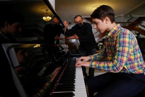 Alexander Vivero El Niño Pianista Que Sueña Con Ser Director De Orquesta