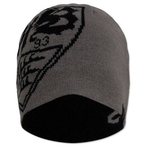 When you're traveling from stuttgart to barcelona, you can expect to pay an average of approximately $ 102.83. Wendemütze VfB Emblem | Caps & Mützen | STADION ...