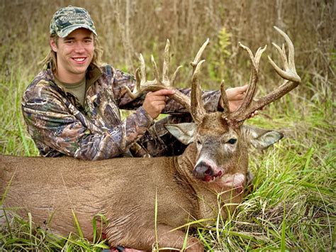 Ohio Bowhunter Breaks 200 Inch Mark With A 16 Point Buck Outdoor Life