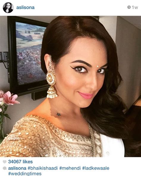 25 Photos That Prove Sonakshi Sinha Is Bollywoods Selfie Queen