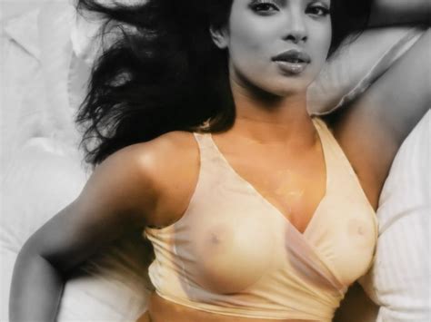 Priyanka Chopra Hot Photos Images Pics Sexy Wallpapers
