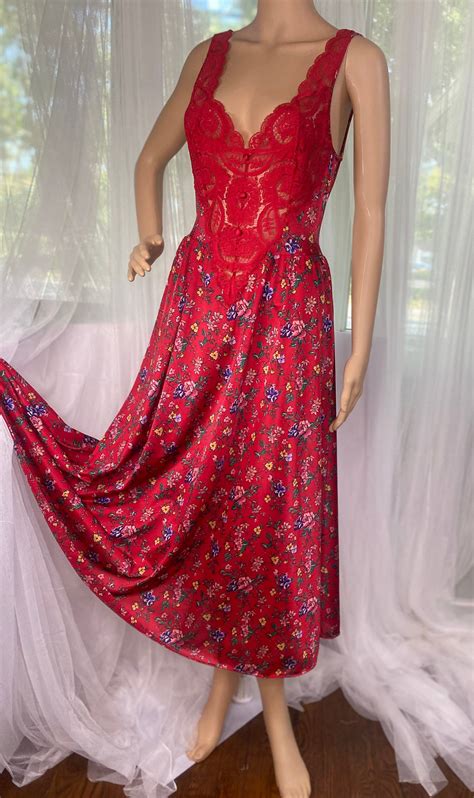 Vintage Olga Lingerie Red Floral Bodysilk Gown Size Large L Tea Length Style 91480 Nylon