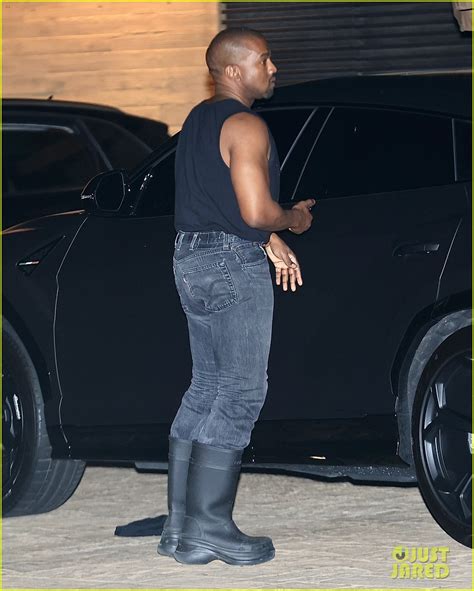 Kanye West Flaunts His Muscles While Dining With A Kim Kardashian