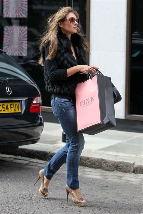 Hollywood Celebrities Photo Stills Liz Hurley Shopping In London Pics