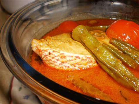 Setelah matang, silahkan angkat ikan dari wajan dan sajikan dalam mangkuk saji. WHY PAY MORE: Kari ikan merah
