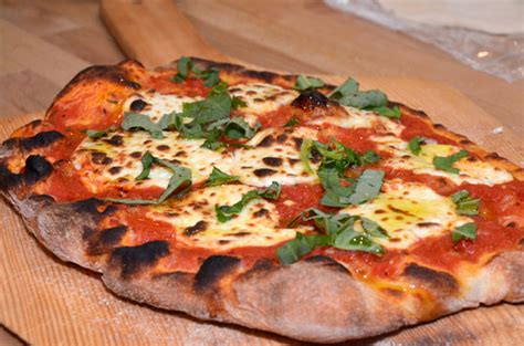 Naples Style Pizza Dough And Tomato Sauce By Saveur Magazine Mondo Dinner