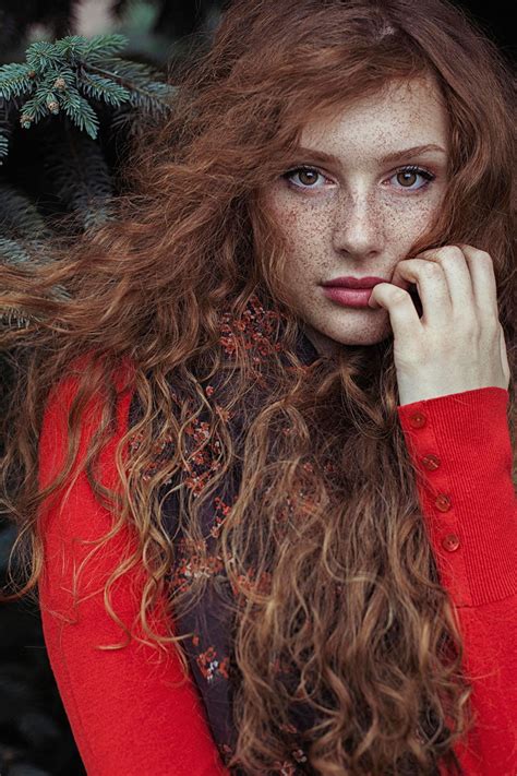Ritratti fotografici di ragazze con capelli rossi di Maja Topčagić KEBLOG
