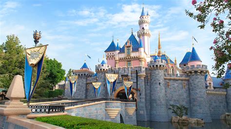 Sleeping Beauty Castle • Californie • Disneyland Planet