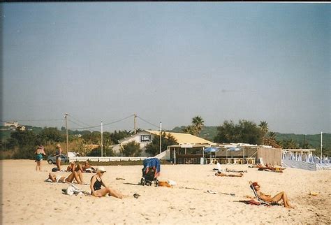 There are several beach clubs on pampelonne, but the best thing to do is bring your own towels etc and find a lovely spot on the vast expanse of public beaches. photo