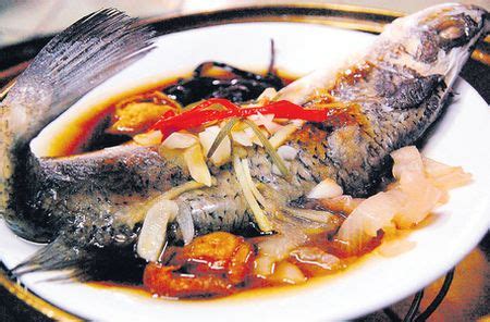 Lihat juga resep steam ikan /kukus ikan enak lainnya. SENDUK_JEBAT.: RESEPI RAMADHAN:IKAN KUKUS HALIA BAWANG PUTIH