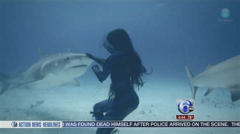 Video Real Life Mermaid Swims With Sharks 6abc Philadelphia