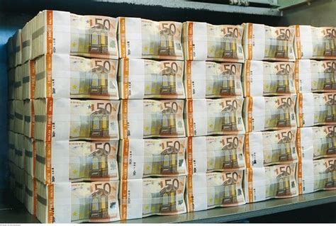 Unternehmen dürfen im rahmen der vertragsfreiheit die bezahlung mit fünfhundertern ablehnen. EZB führt neue 50-Euro-Banknote ein | Bezahlen.de