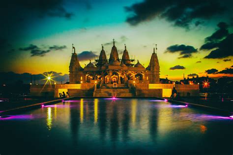 The Most Beautiful Hindu Temple In Texas Baps Shri Swaminarayan Mandir
