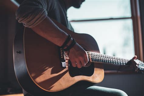 Best 500guitar Wallpapers Hq Download Free Pictures On Unsplash
