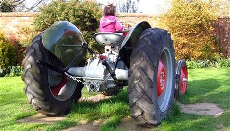 No hook for the bead to catch on. How to Remove a Tractor Tire From a Rim | Our Pastimes