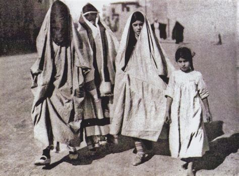 C 1915 The Veil Of Jewish Women In Iraq Rjudaism