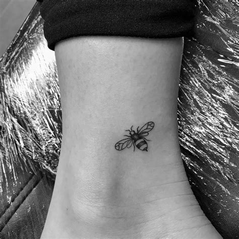 Minimalist Line Tattoos Minimalisttattoos Bee Tattoo Tattoos