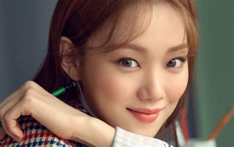 Most people who are born with single eyelids yearn to have double eyelids. Lee Sung Kyung Exudes Spring Goddess Look In High Cut ...