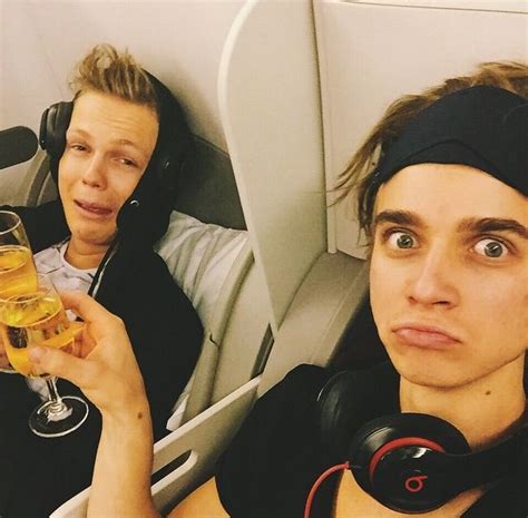 Joe And Casper Joe Sugg Youtubers British Youtubers