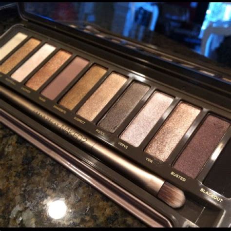 Naked Eyeshadow Pallet By Urban Decay I Always Go For The Blacks And Browns On My Eyes Beauty