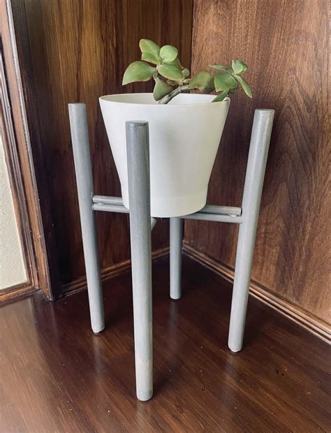 Easy To Make Plant Stand