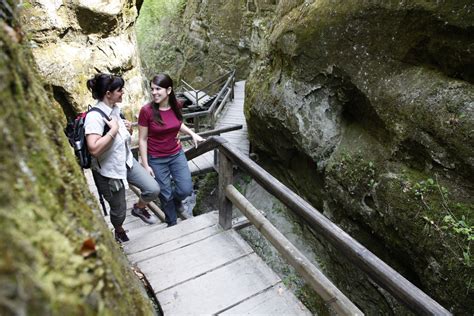 There are 11 ways to get from berlin to ludwigshafen (bodensee) by train, bus, night train, car or plane. Bodman-Ludwigshafen - Bodensee mein See