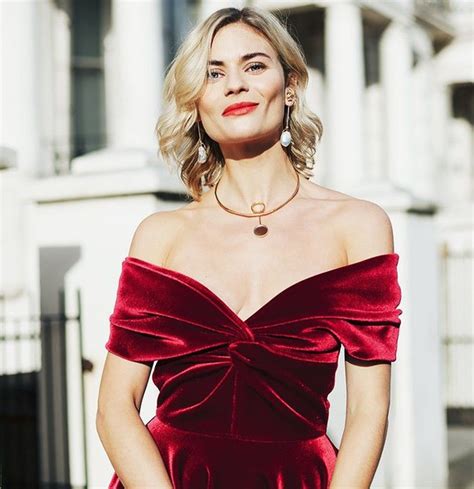 Sure, your wedding dress may be the star of the show, but the right accessories will totally elevate your look and add a personal touch (or three). Should you wear a necklace with an off the shoulder dress ...