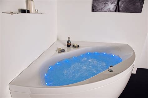 The jacuzzi ® whirlpool bath experience has been unmatched since its commercialization in 1956. European Style Or Sitting Tubs - Bathtub Designs