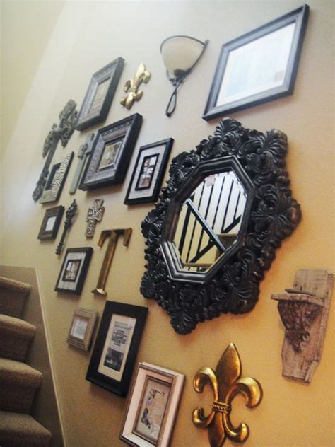 photo wall hanging  stair homemydesign