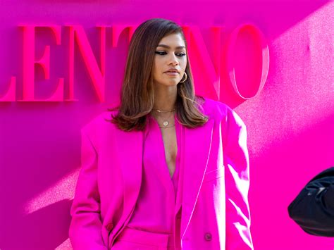 Zendaya Pink Suit Dresses Images 2022