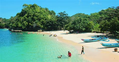 Wave pool, merupakan sebuah kawasan wisata kolam renang yang juga dilengkapi oleh gelombang buatan bak di pantai. Pantai Sendang Biru Malang : Obyek Wisata Seru - Rute Lokasi - Harga Tiket Masuk • Travel ...