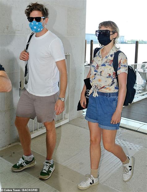 James Norton And Girlfriend Imogen Poots Head Home From The Venice Film Festival Daily Mail Online