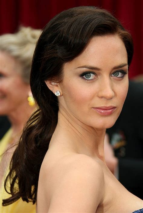 English Actress Emily Blunt Hairstyle Trend Hairstyle 2014