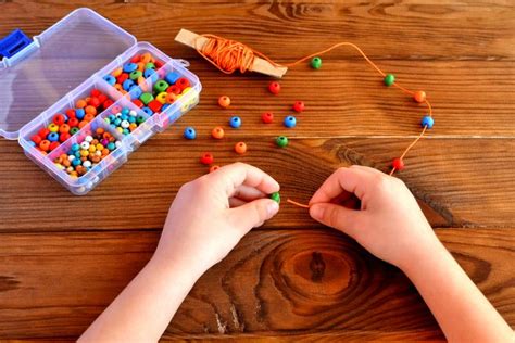 Highly developed small motor skills are essential for many activities in life including learning how to write. The Parents' Guide to Fine Motor Skills for Preschoolers ...