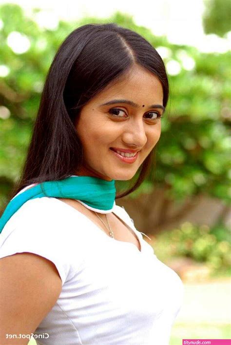 Tamil Actress Pundai Pics