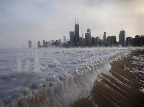 The Defining Photo Of Chicagos Frozen Week Greenwichtime
