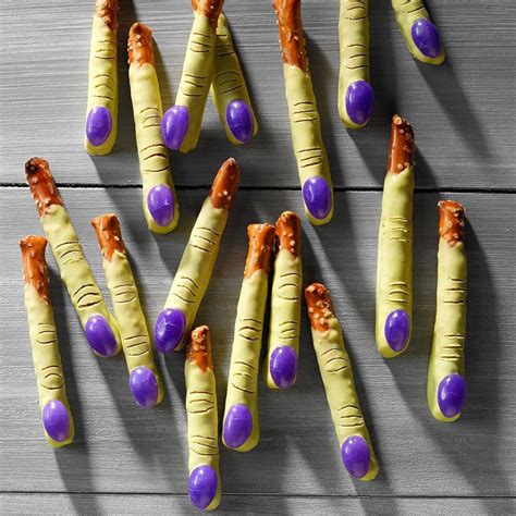 14 Creepy Finger Foods For Your Halloween Party