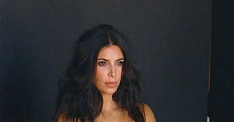 Kim Kardashian Poses Completely Naked In This Keeping Up With The Kardashians Sneak PeekSee The