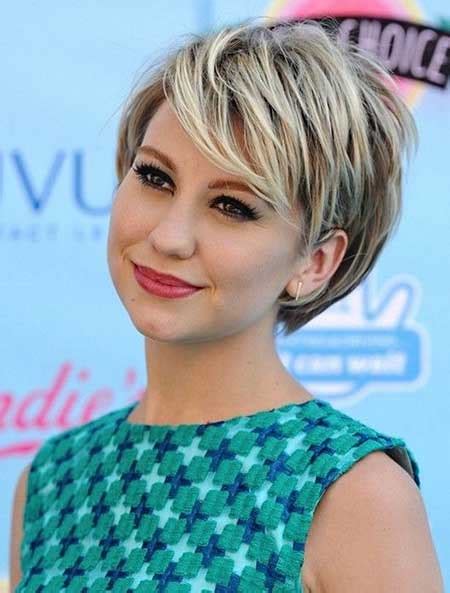 30 Best Short Hairstyles For Round Faces Short