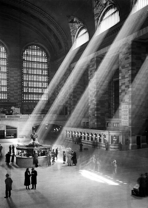 Along with the sparkle and shine, the restoration crew left behind a grimy reminder of the station's smoky past. The New York Grand Central Terminal - One of The Busiest ...