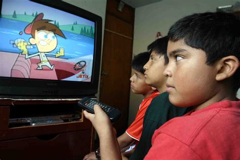 Exceso De Televisión En Niños Genera Bajo Rendimiento Escolar