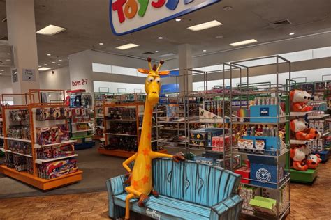 Toys R Us To Celebrate Grand Opening Inside Macys At Sunrise Mall