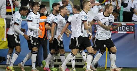 Tyskland vinner och båda lagen gör mål. Nmecha stor hjälte då Tyskland tog U21-guld | SVT Sport