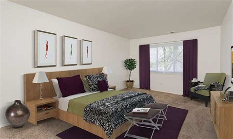 Three bedroom apartments average $1,583 and range from $536 to $4,985. Onondaga Hill Syracuse, NY Apartments | The Meadows Apartments